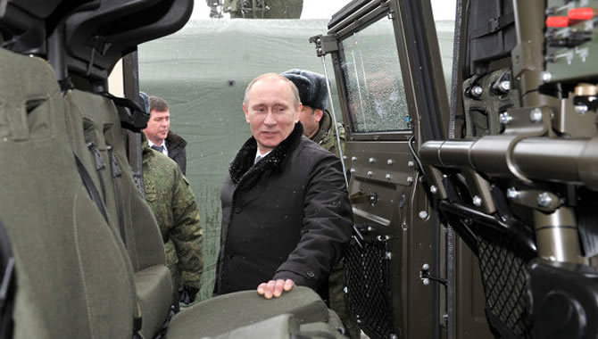 Armements: la Russie capable de rattraper son retard sur les USA (Poutine)