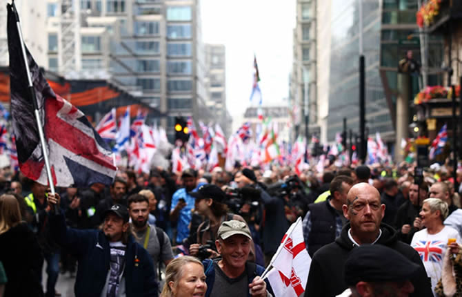 Europe sous pression, mines en Asie, rues en feu à Londres : une semaine de tensions mondiales